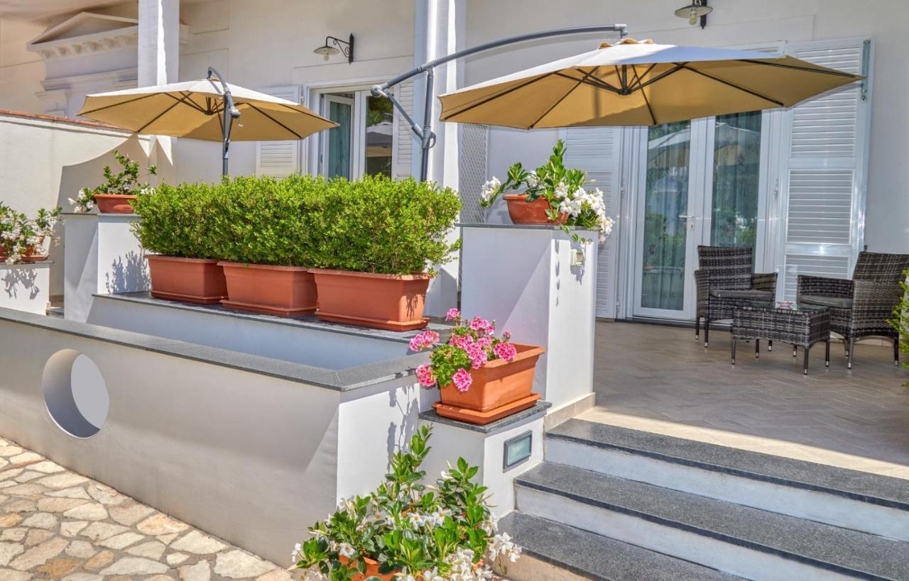 Casa de hóspedes Giardini Luxury